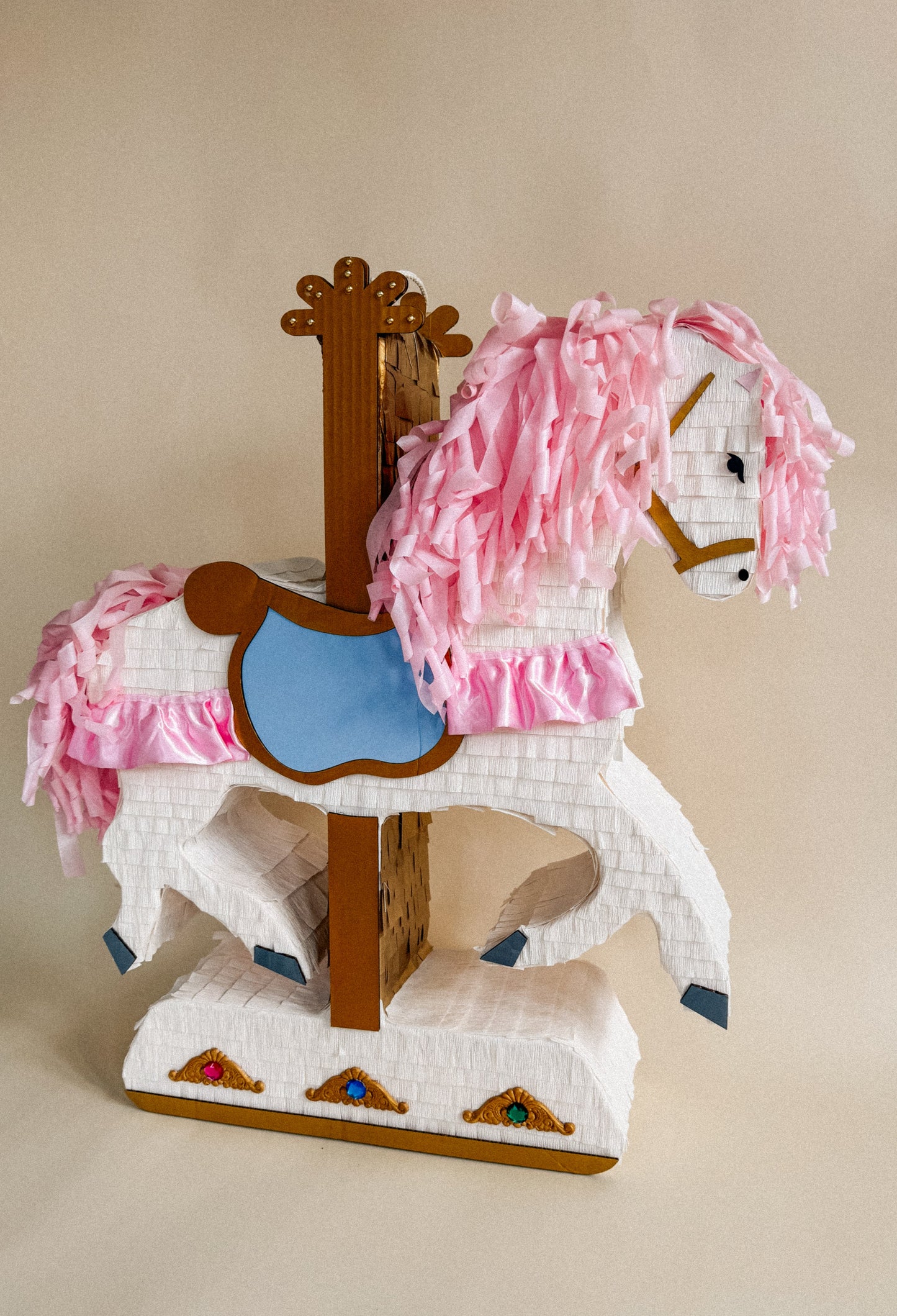 🎠 Horse Carousel Piñata – Handmade Fairground Centerpiece for Birthdays & Whimsical Celebrations