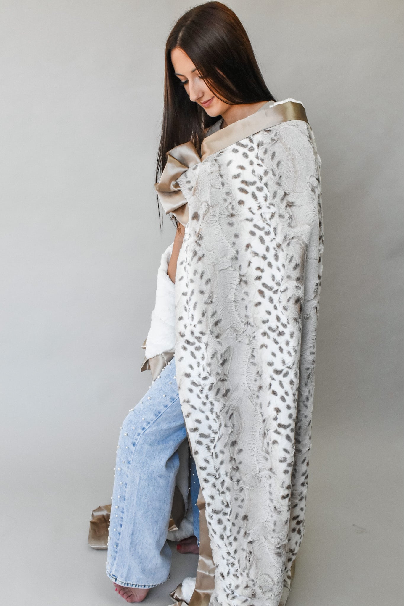 Adult- Snowcat Champagne Blanket