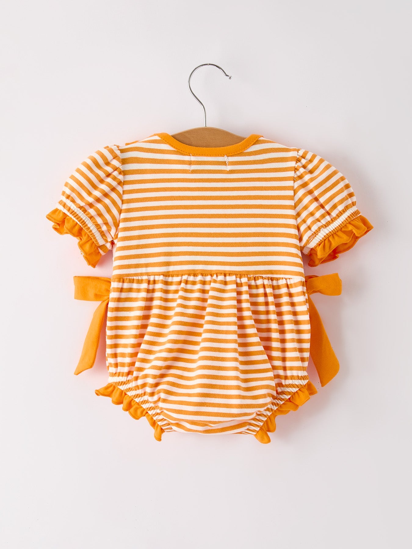 Halloween Striped Baby Girls Romper with Cat Smocking Embroidery – Perfect for Fall