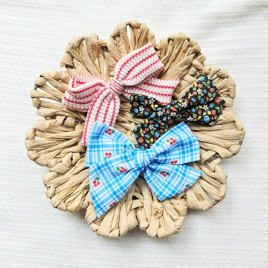 Classic Handtied Bow on Clip • Red Knit Stripe