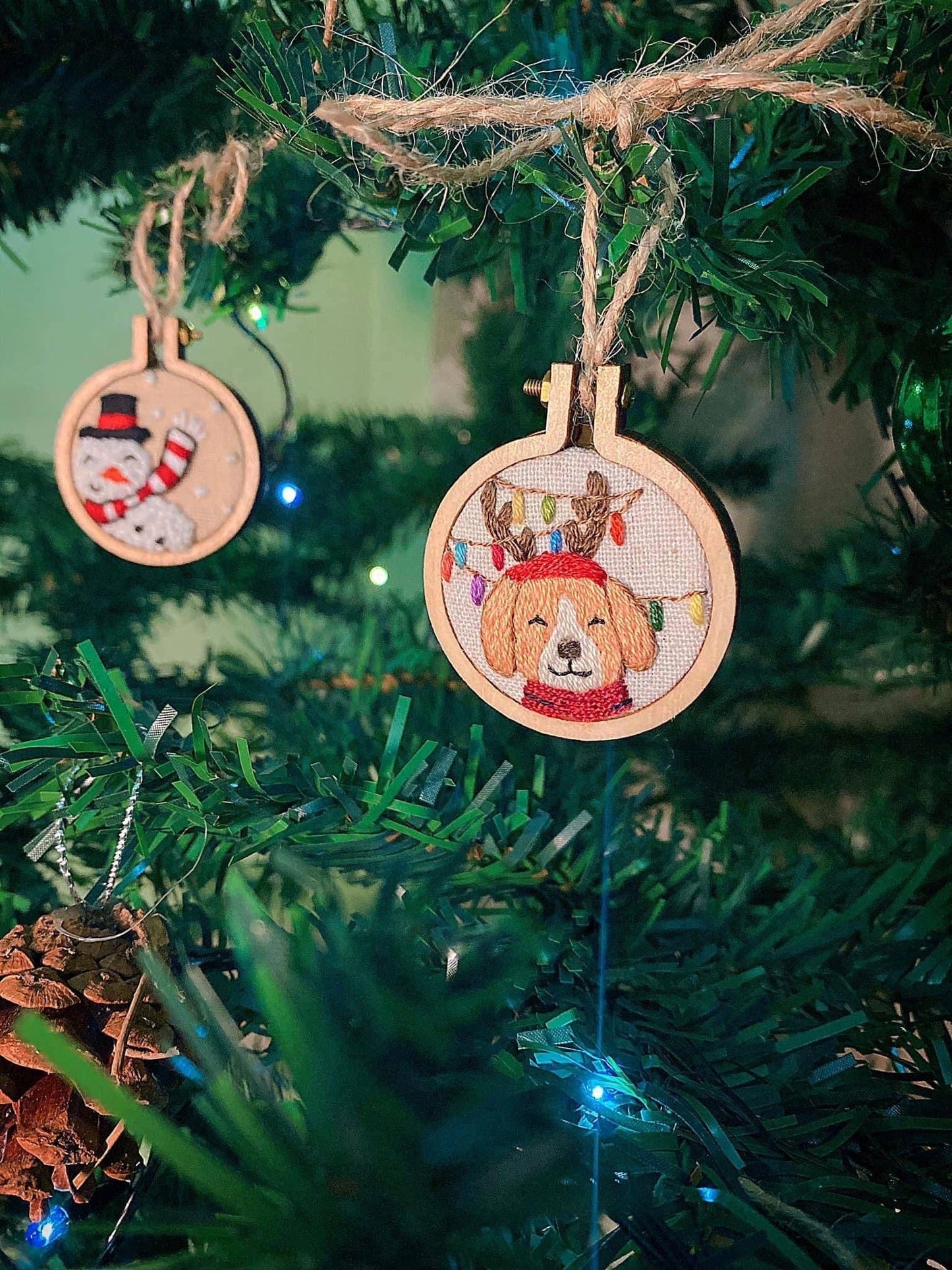Embroidered Christmas Ornaments With Wooden Frame