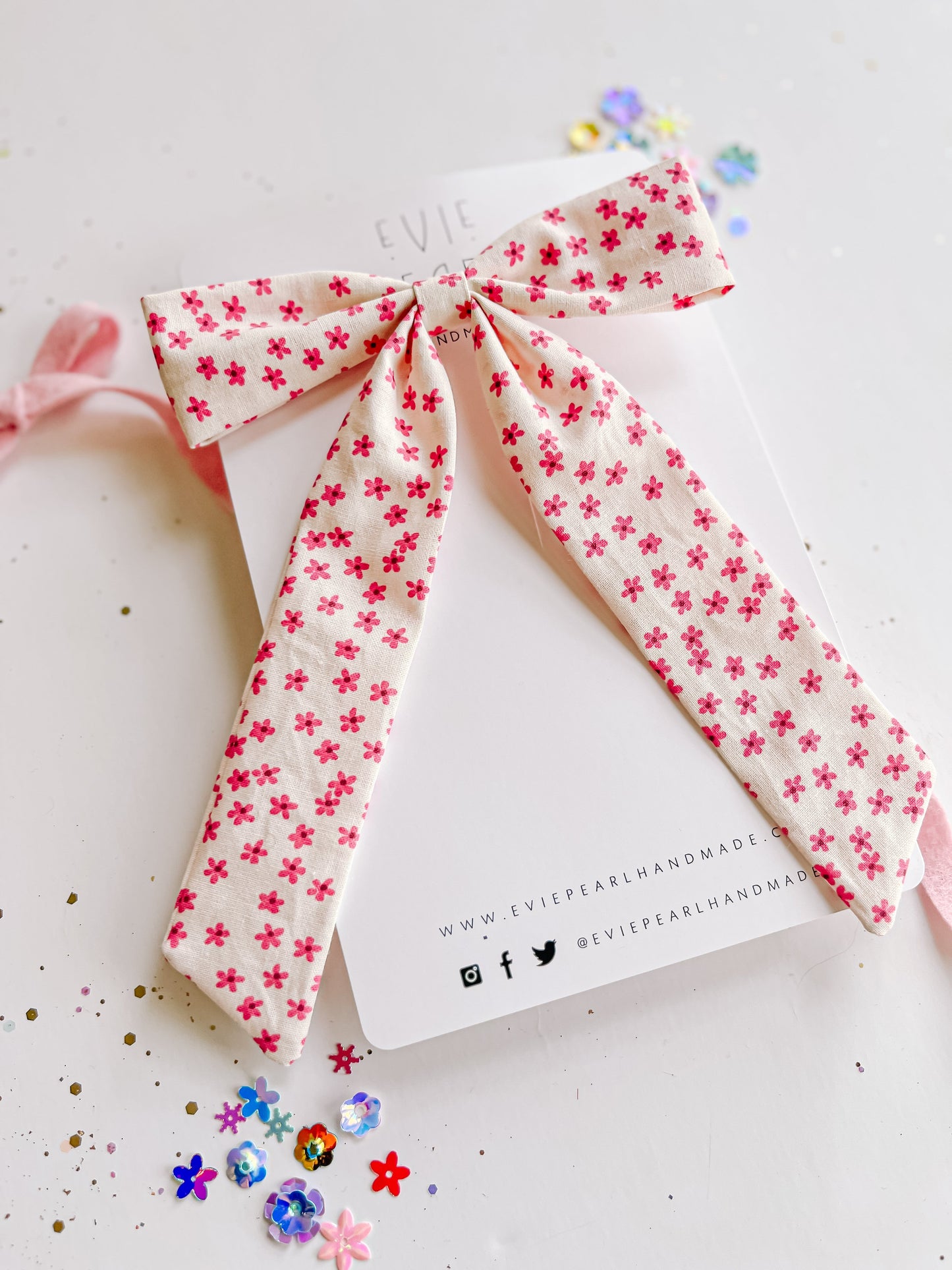 Pink Daisy Long Tailed Bow