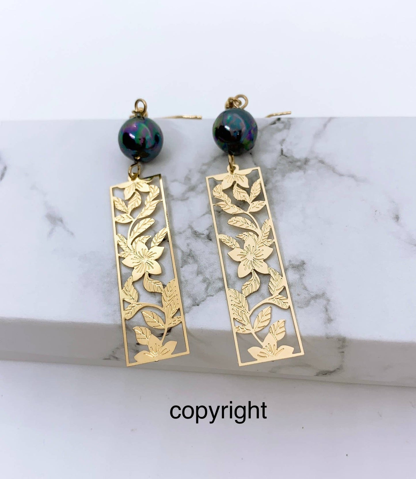 Hawaiian Plumeria Floral Bar : Hamilton Gold Earring with Shell Pearls
