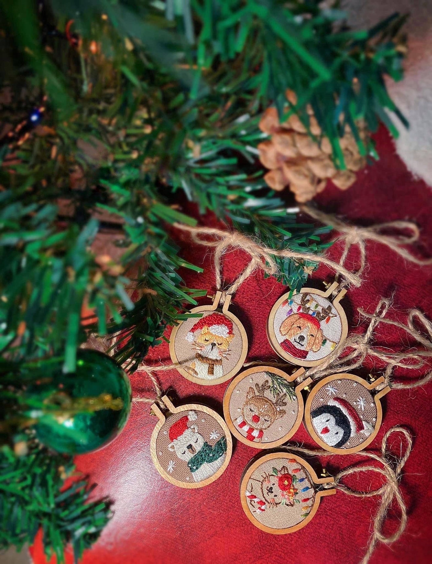 Embroidered Christmas Ornaments With Wooden Frame