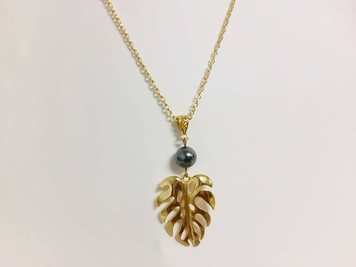 Monstera Leaf : Hamilton Gold Necklace with New Black Greenish Shell Pearls
