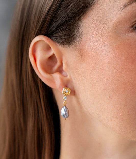 Gray Keshi Pearl & Crystal Drop Earring