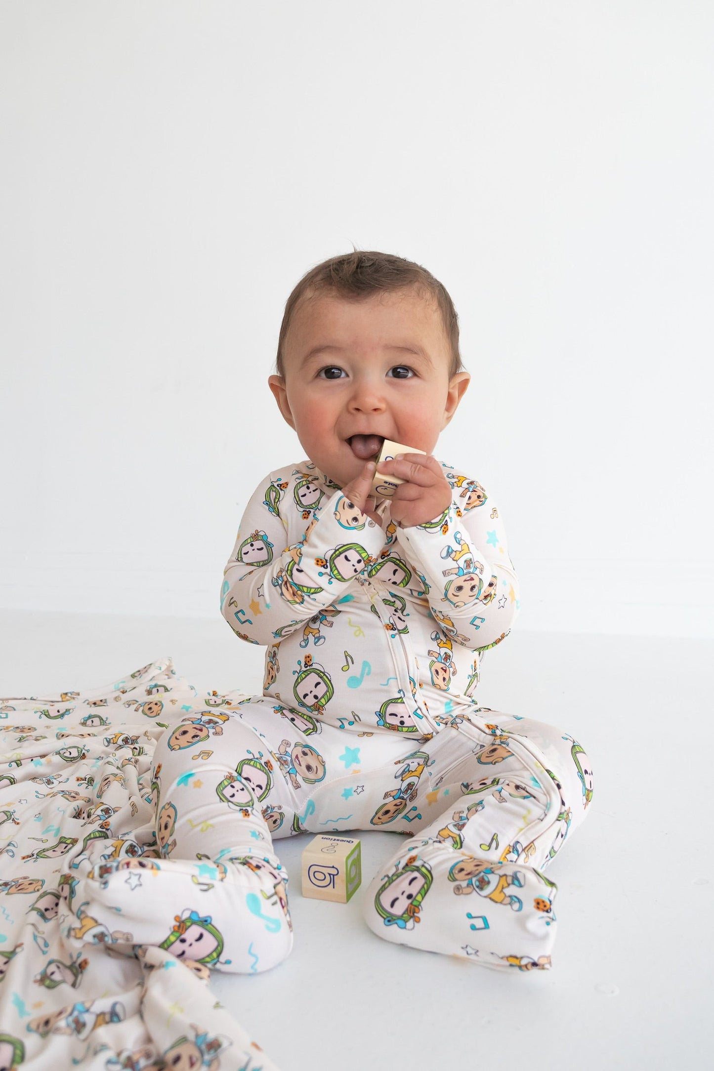 Dream Big Little Co x CoComelon JJ MUSICAL MELON DREAM BLANKET