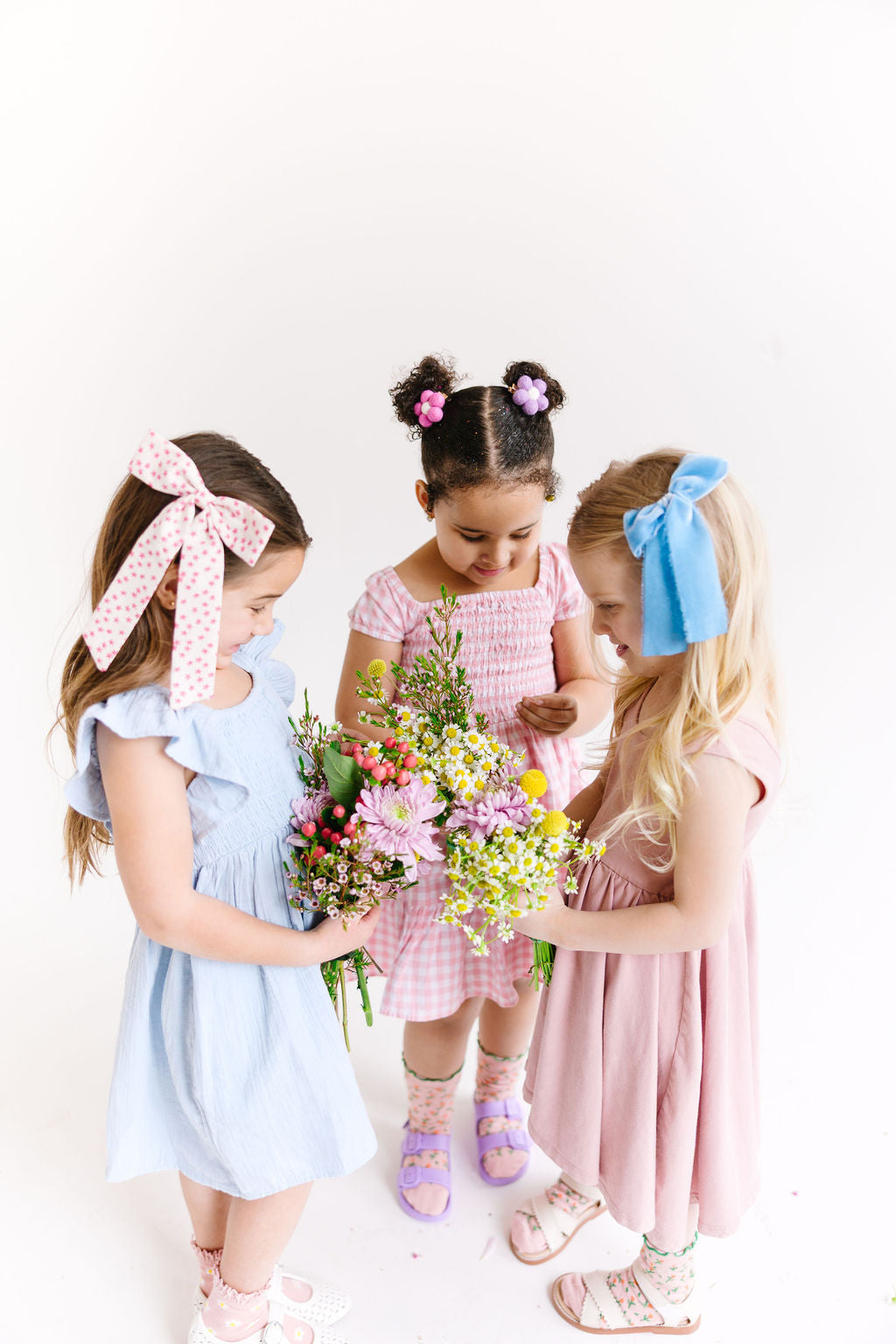 Pink Daisy Long Tailed Bow