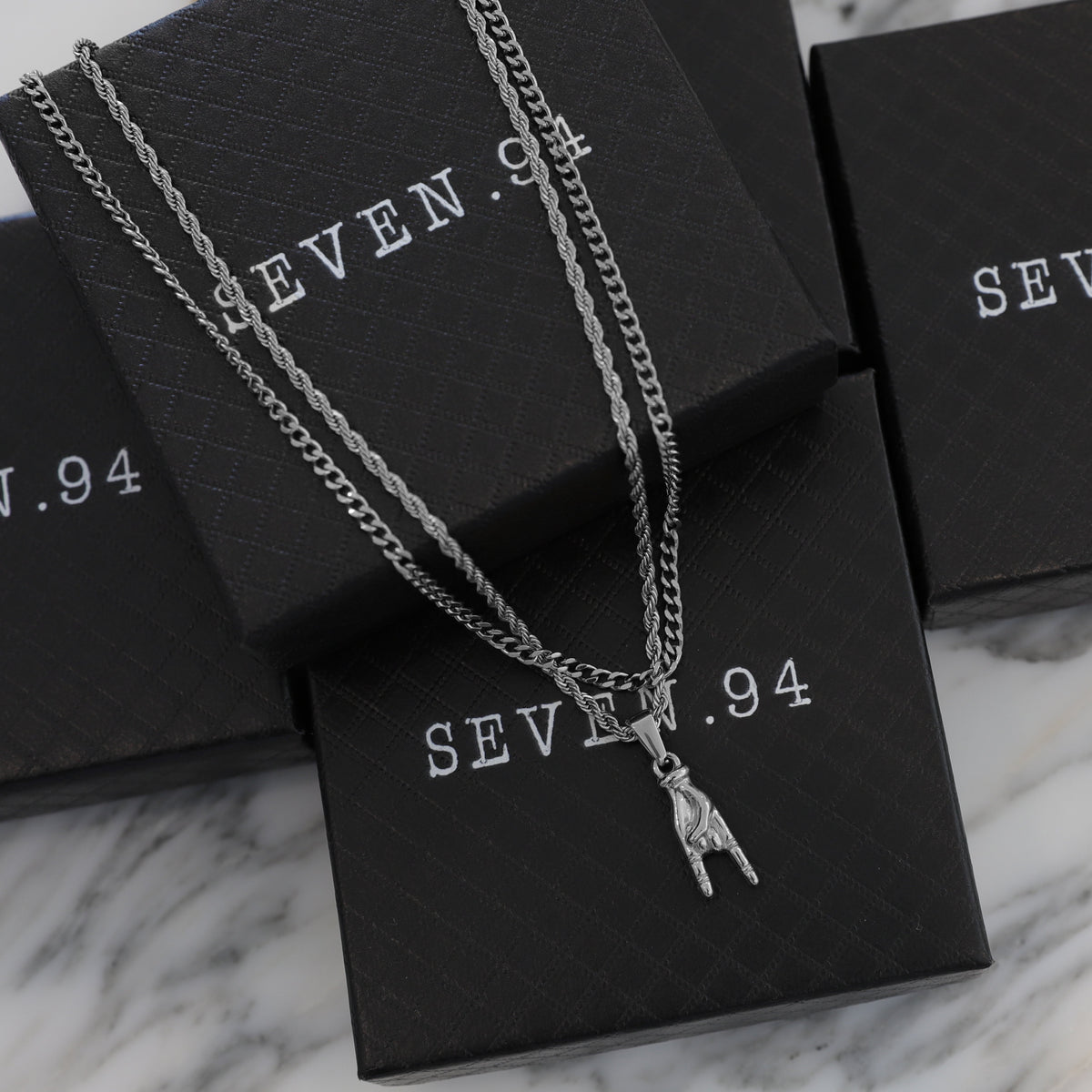 Italian Mano Cornuto Gold Pendant Necklace Set