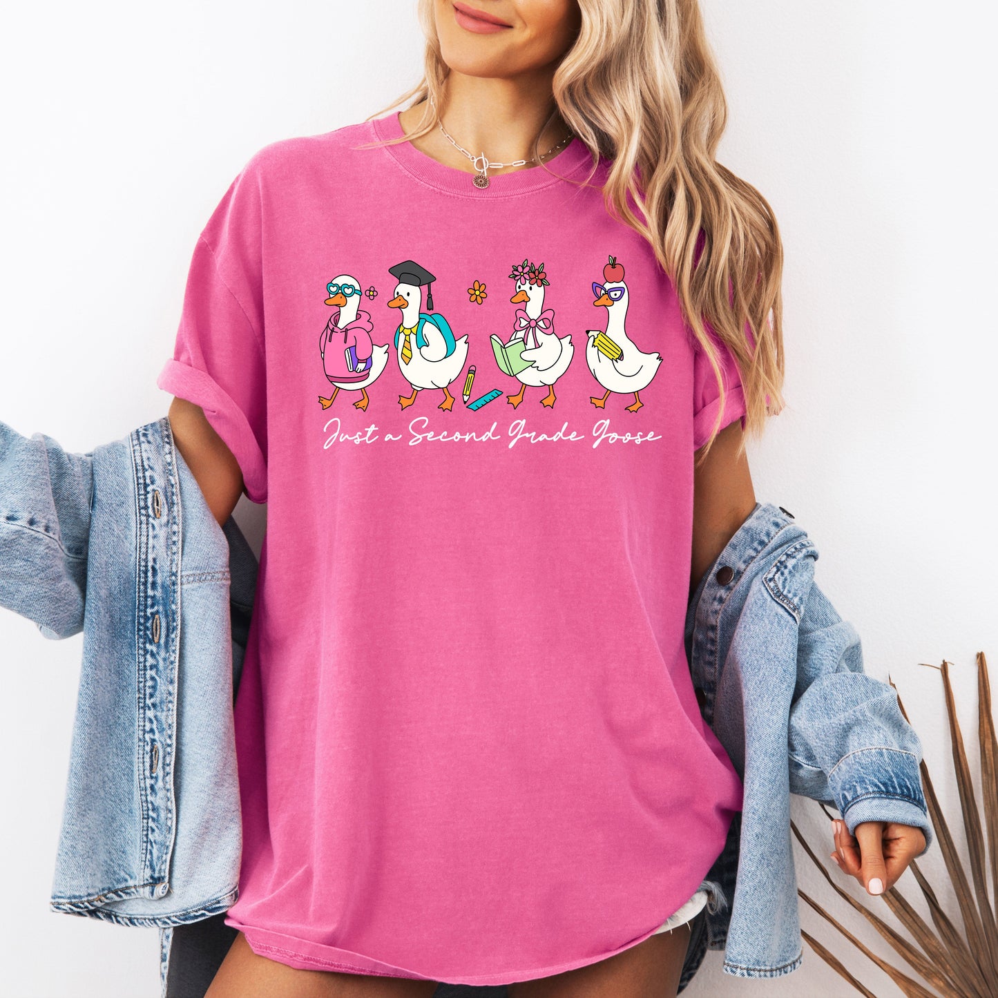 Just A Second Grade Goose, Teacher, Back to School, Funny, Bow, First Day of School, Cute, Teacher Appreciation, Coquette, Comfort Colors T-Shirt