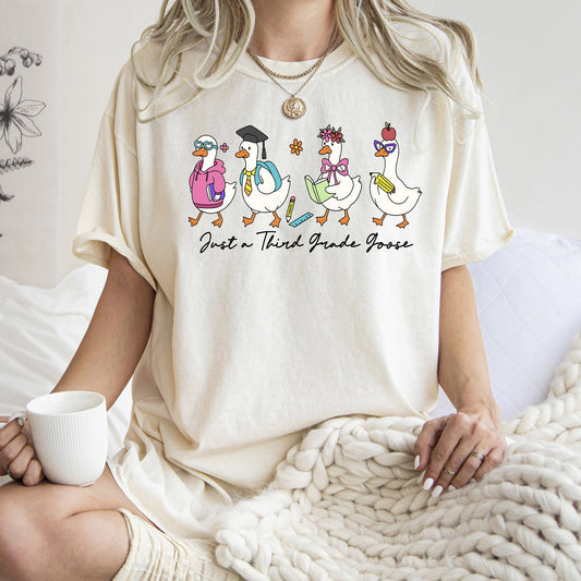 Just A Third Grade Goose, Teacher, Back to School, Funny, Bow, First Day of School, Cute, Teacher Appreciation, Coquette, Comfort Colors T-Shirt