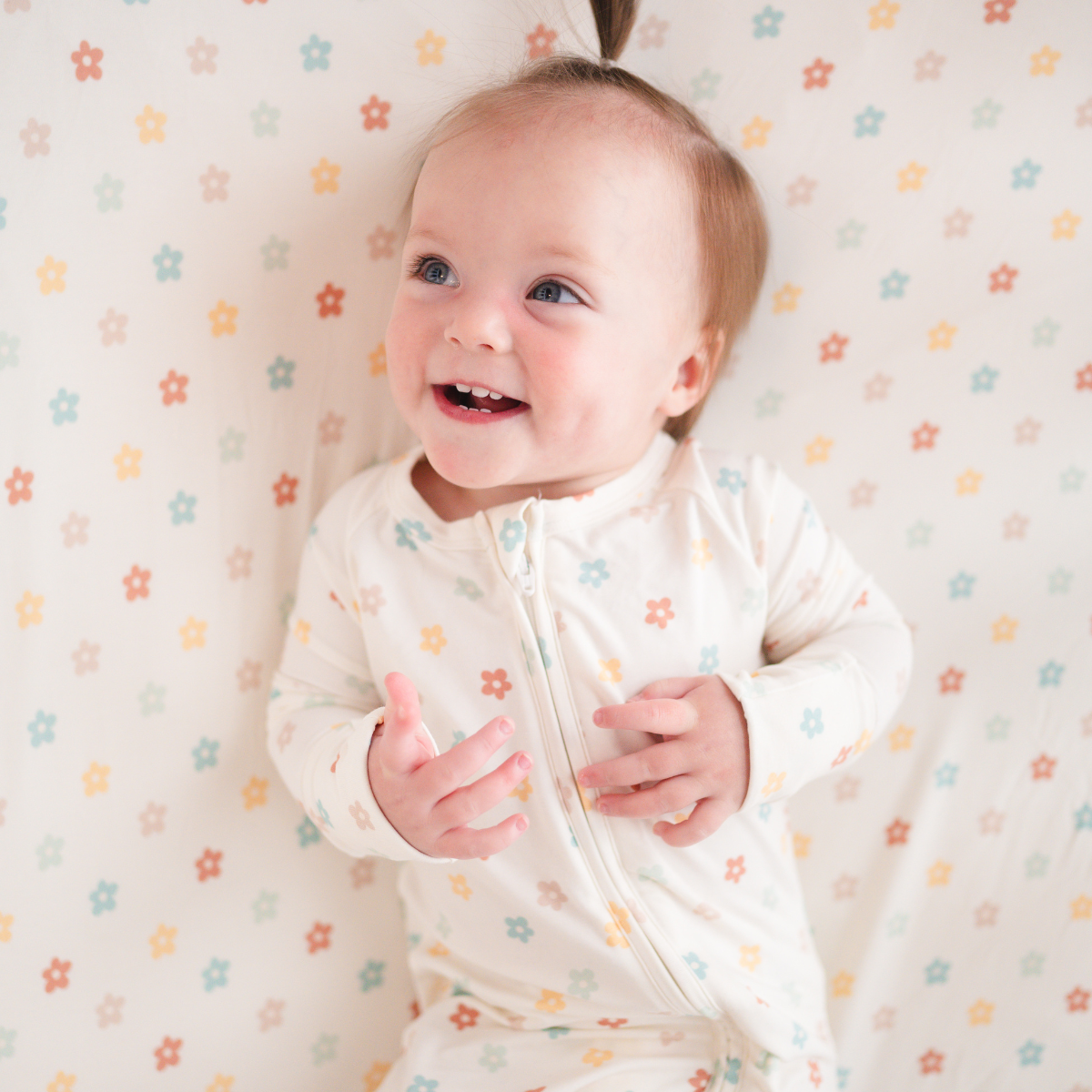 Stretch Crib Sheet, Sunlit Daisy
