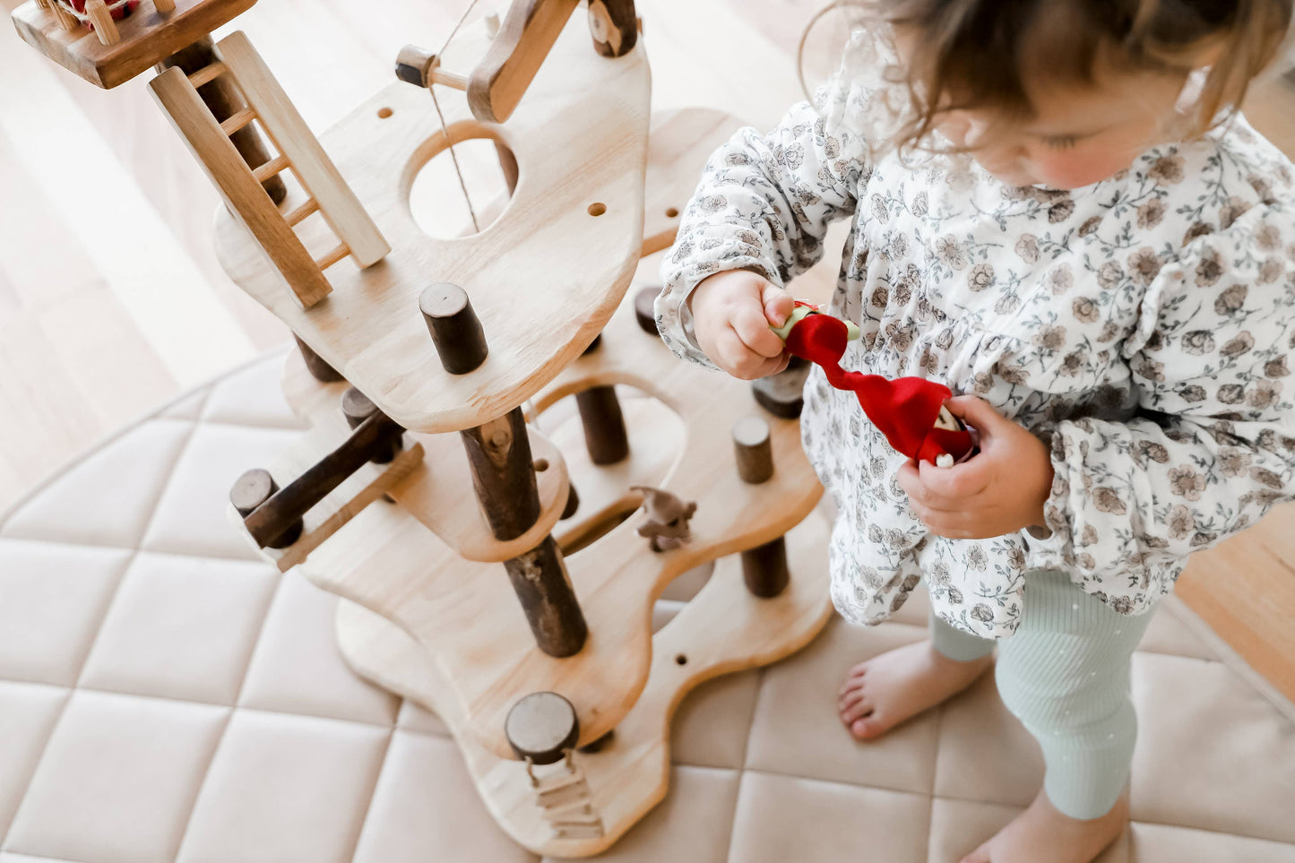 Three level tree house play set