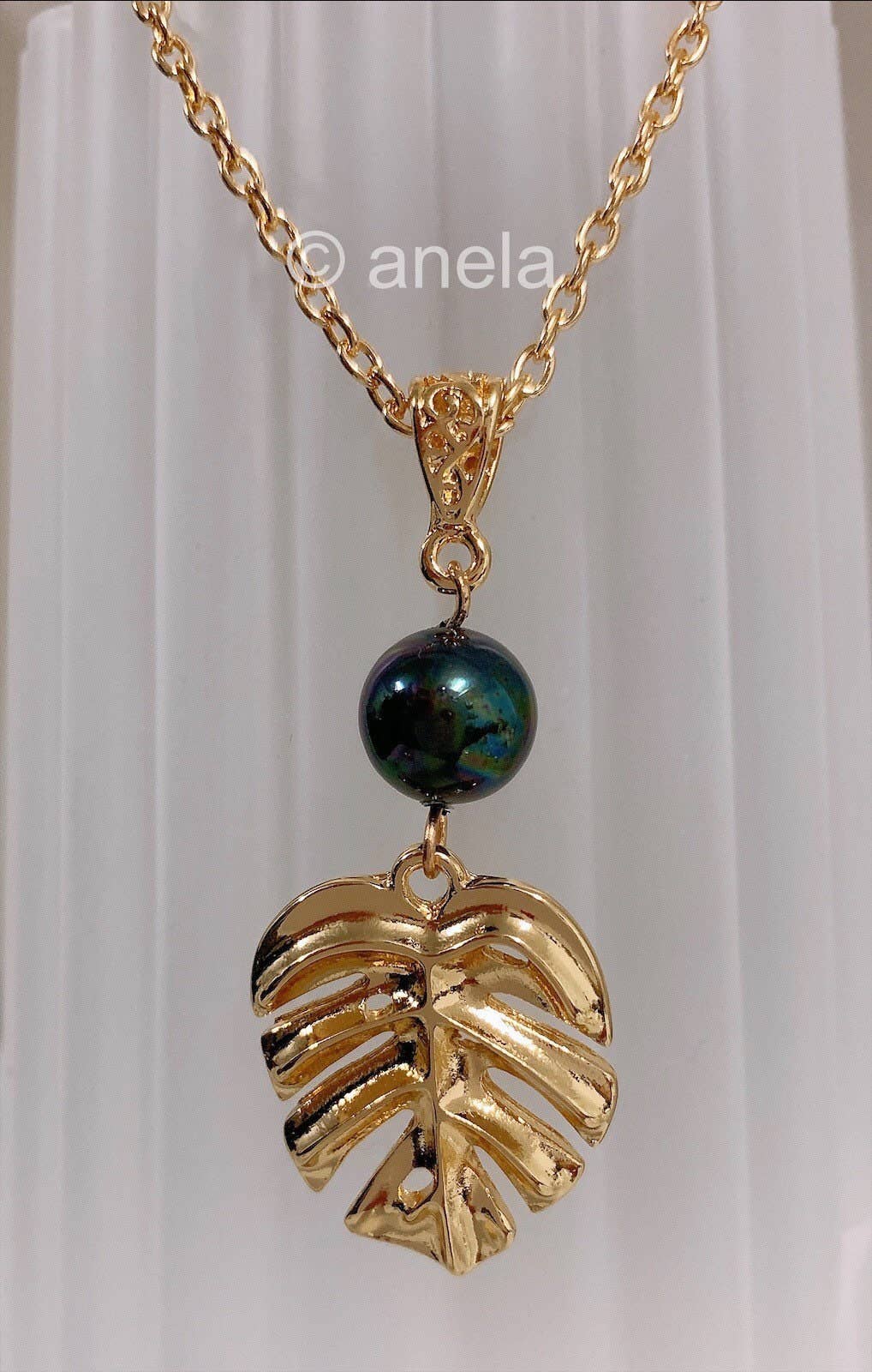 Monstera Leaf : Hamilton Gold Necklace with New Black Greenish Shell Pearls