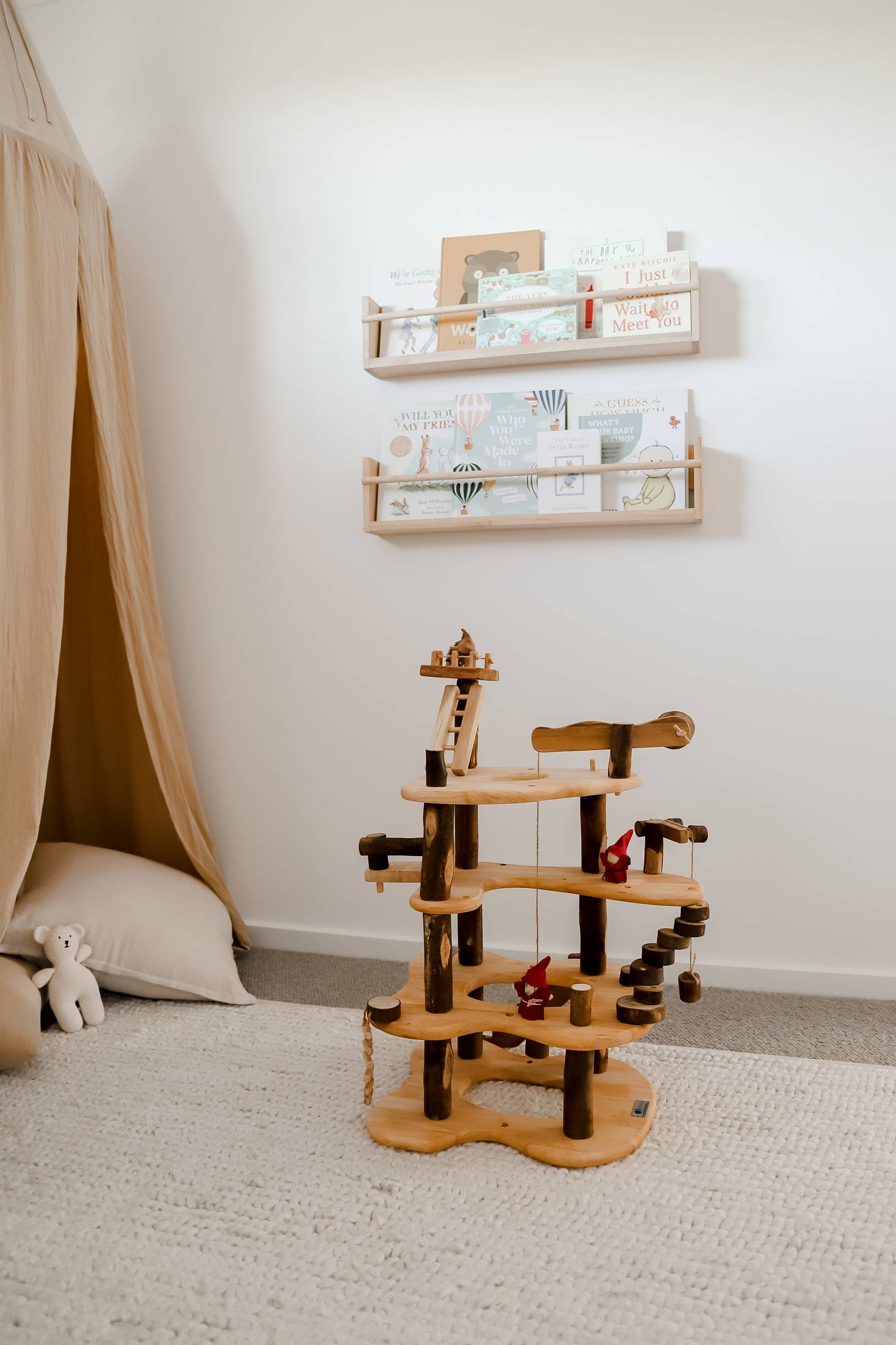 Three level tree house play set