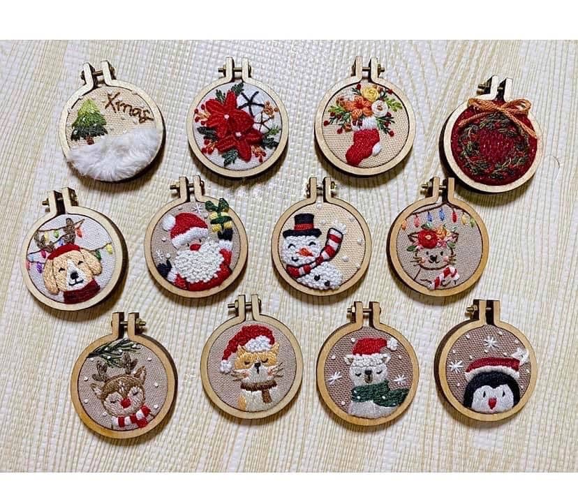 Embroidered Christmas Ornaments With Wooden Frame