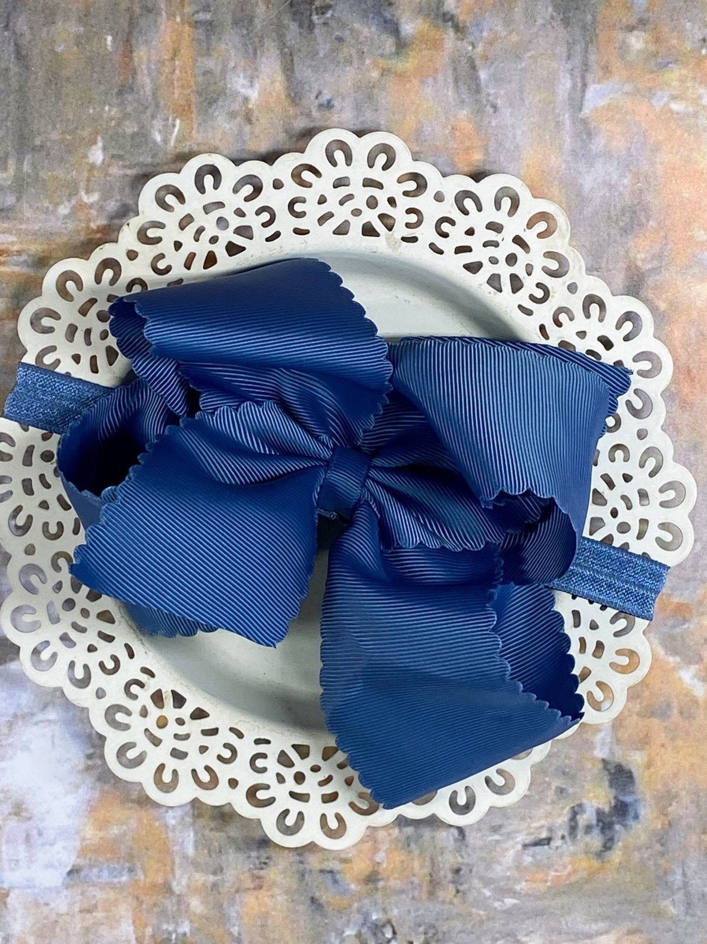 Oversize Scalloped Bows - Alligator Clip - 5.5"