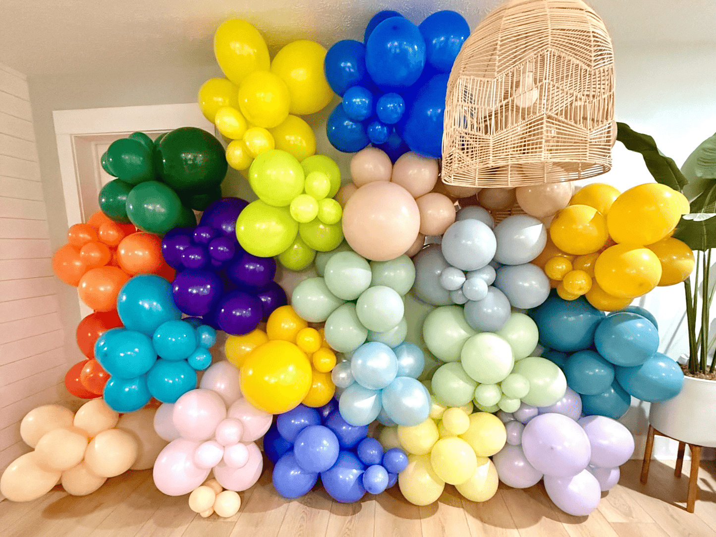 Premium Leaf Green Latex Balloon Cluster (5", 11” and 17")