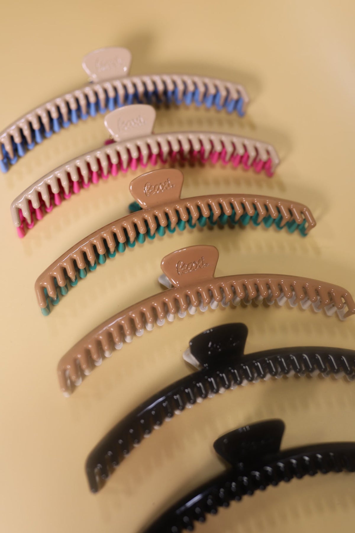 TWO-TONED SHINY ORIGINAL HOLD EVERYTHING CLAW
