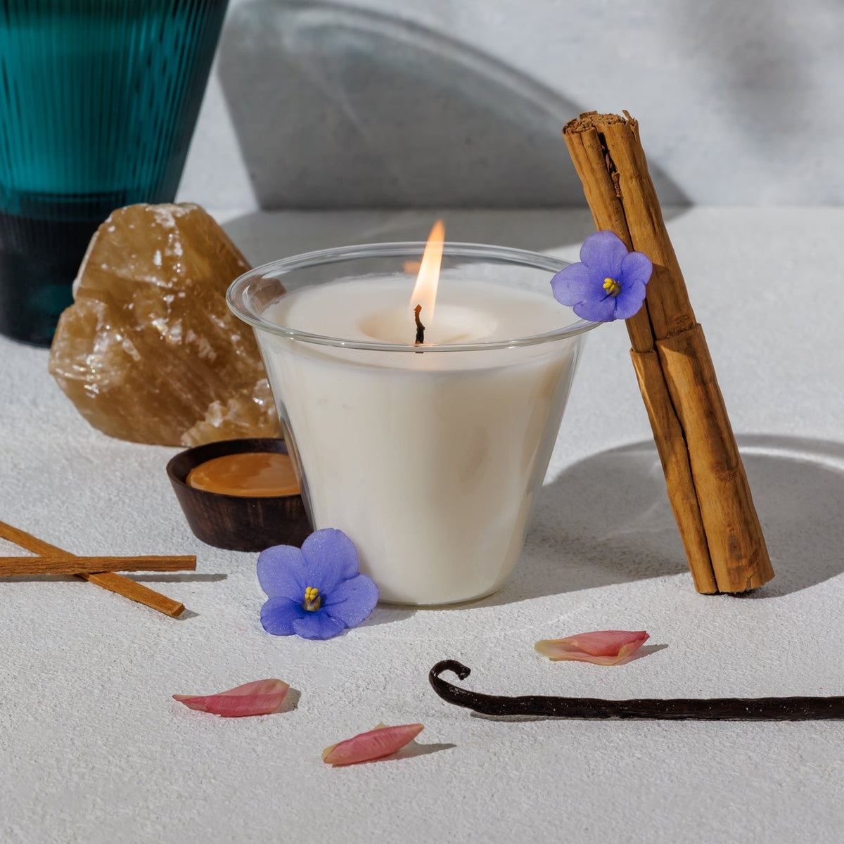 ZAI Candle  in Santal & Spice