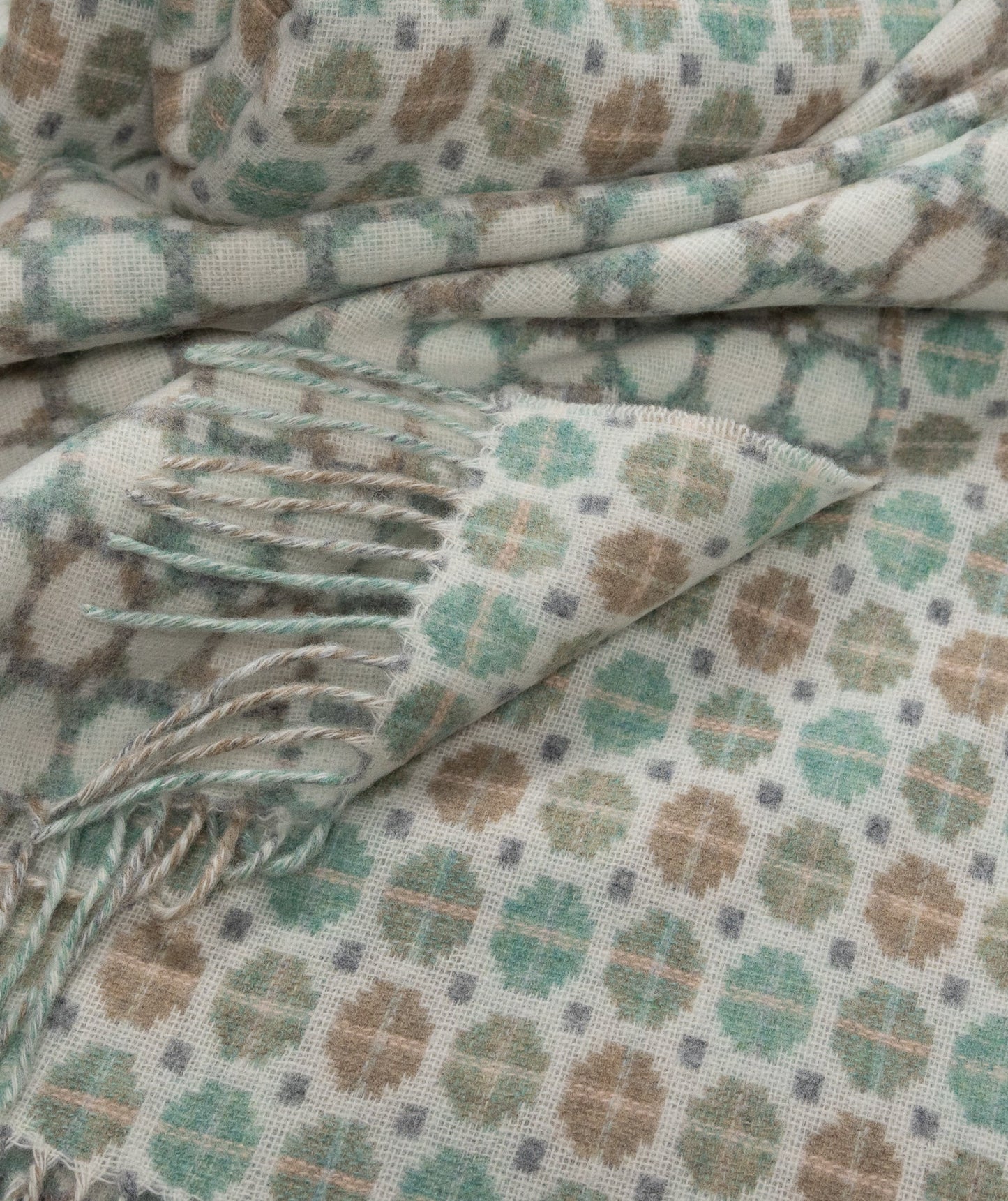 Southampton Home Merino Wool Medallion - Mint
