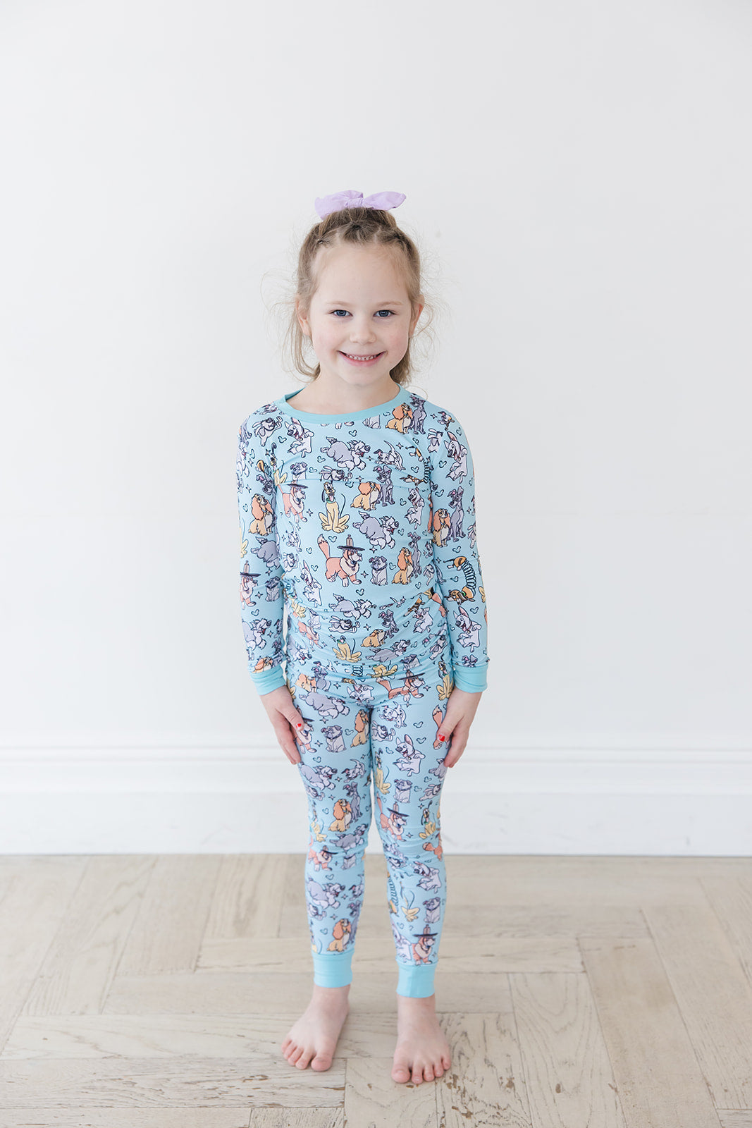 Darling Dogs - Set