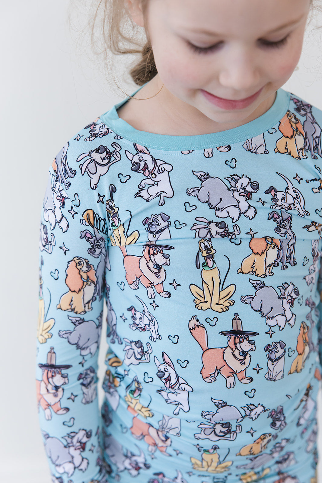Darling Dogs - Set