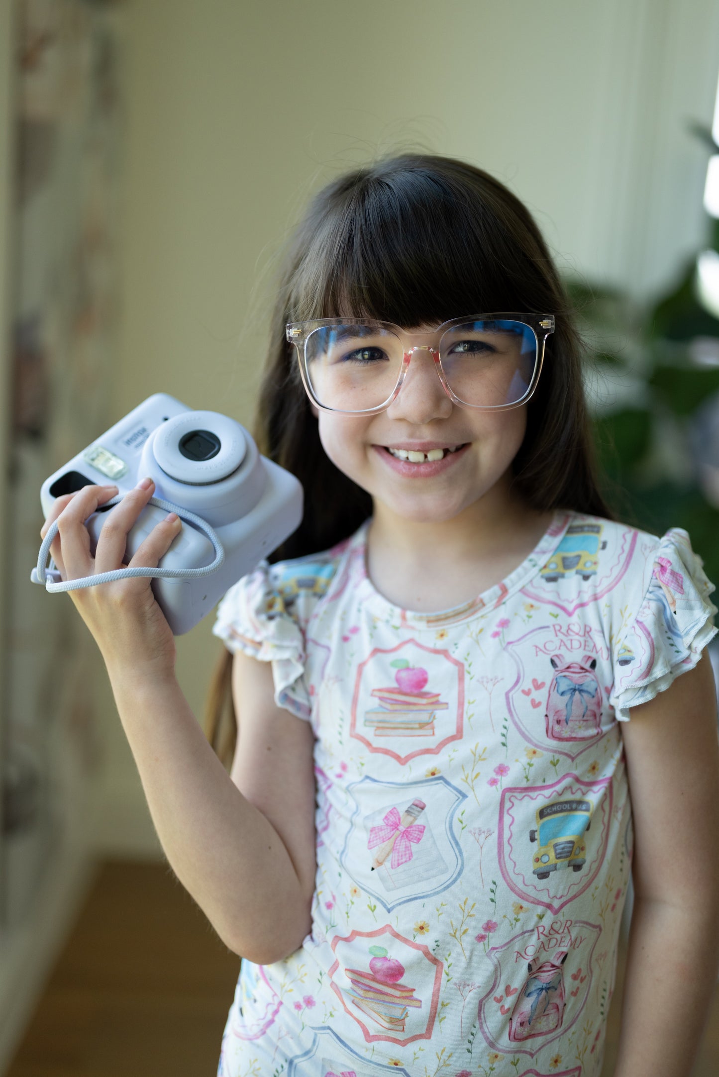 R&R Academy Ruffle Sleeve Lounge