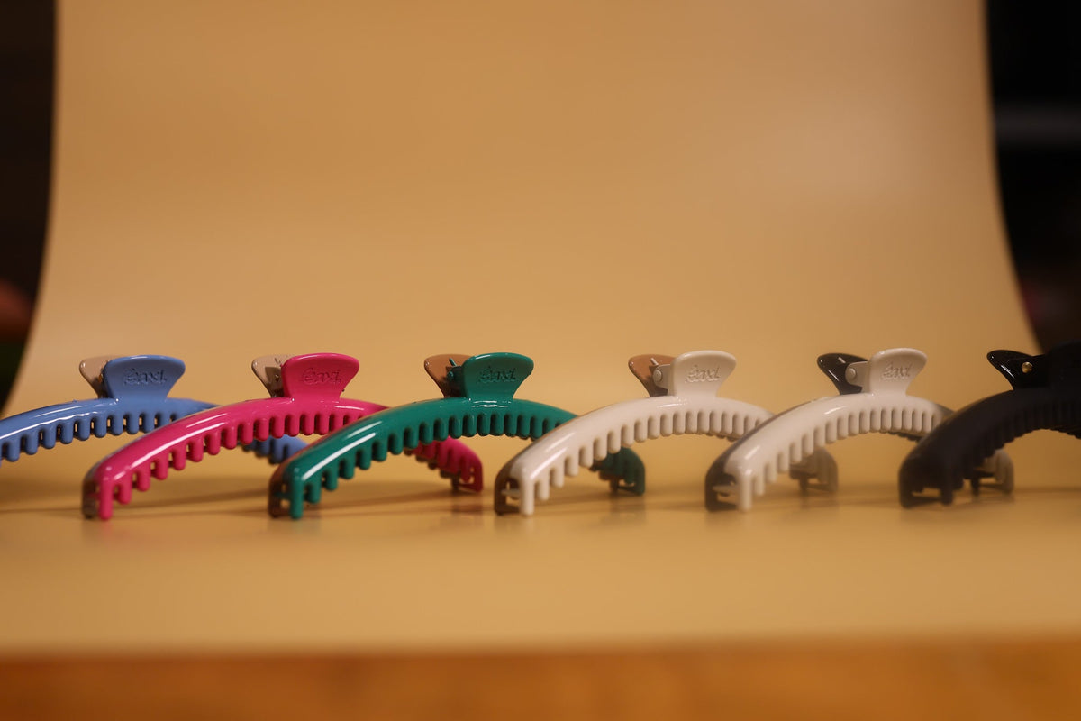TWO-TONED SHINY ORIGINAL HOLD EVERYTHING CLAW