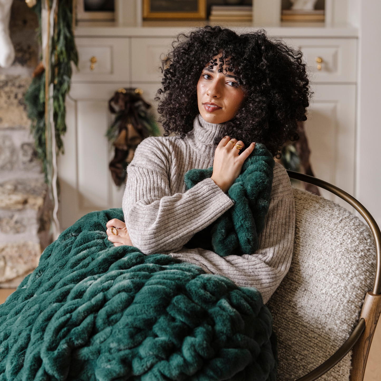 DOUBLE RUCHED FAUX FUR XL THROW BLANKETS