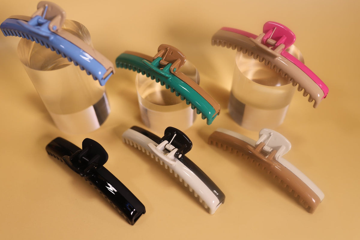TWO-TONED SHINY MIDI HOLD EVERYTHING CLAW