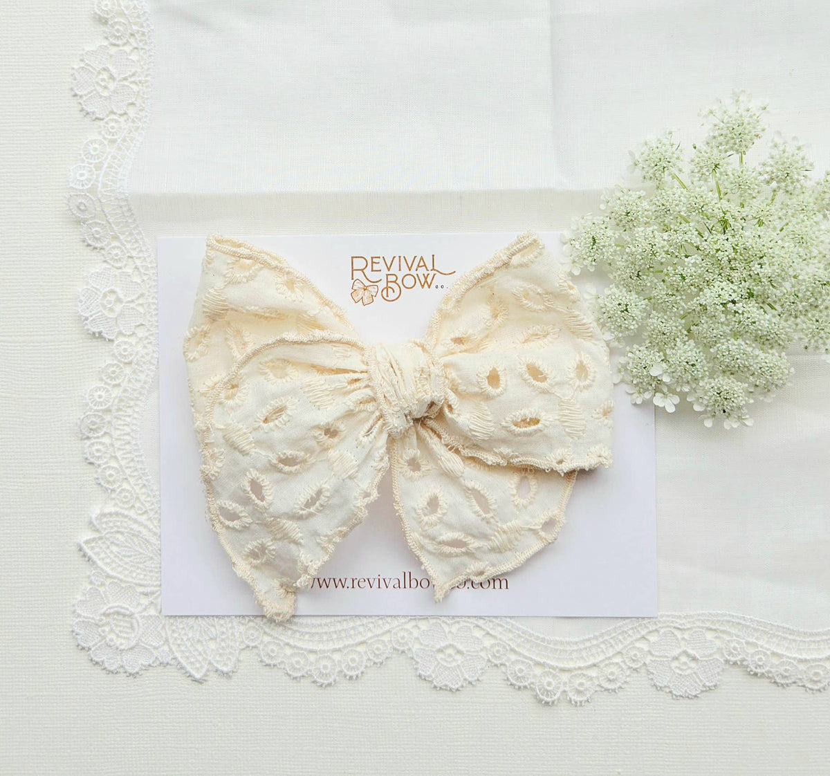 Fable Bow on Clip • Cream Eyelet