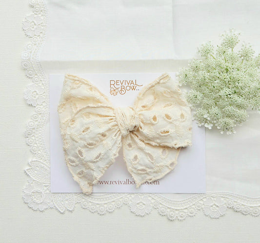 Fable Bow on Clip • Cream Eyelet