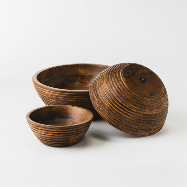 Cascade Handcarved Mango Wood Nested Bowls – Set of 3