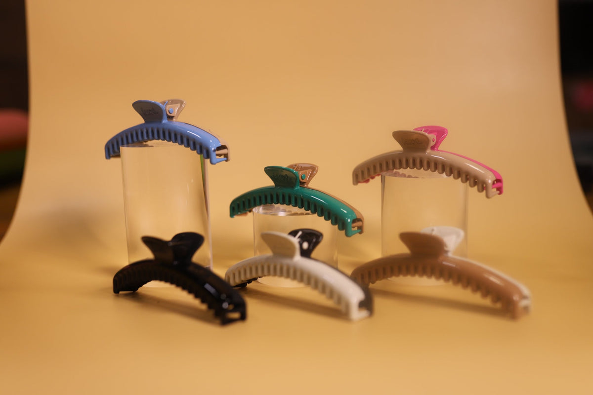 TWO-TONED SHINY MIDI HOLD EVERYTHING CLAW