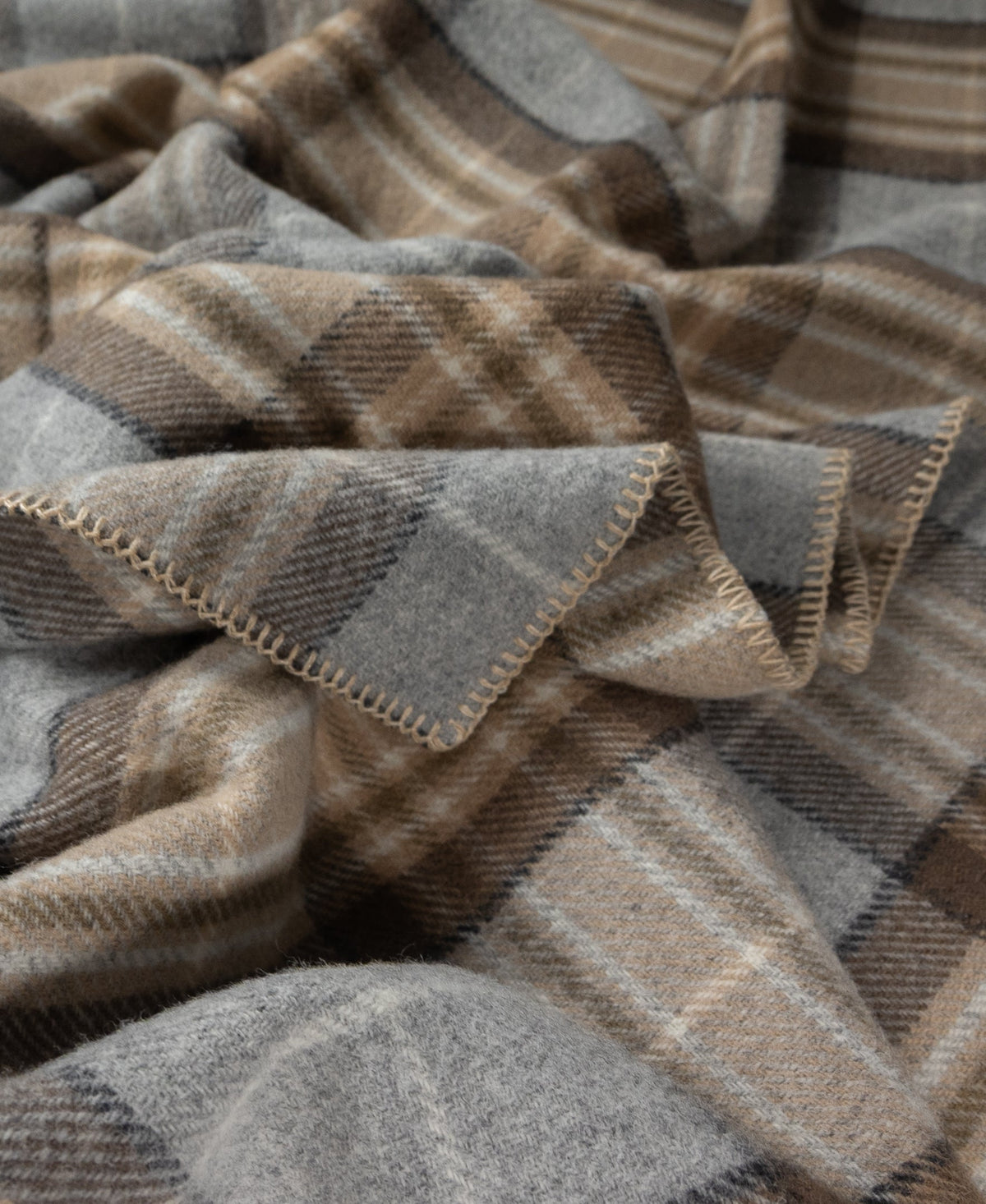Highland Tweeds Big Throw - McKellar