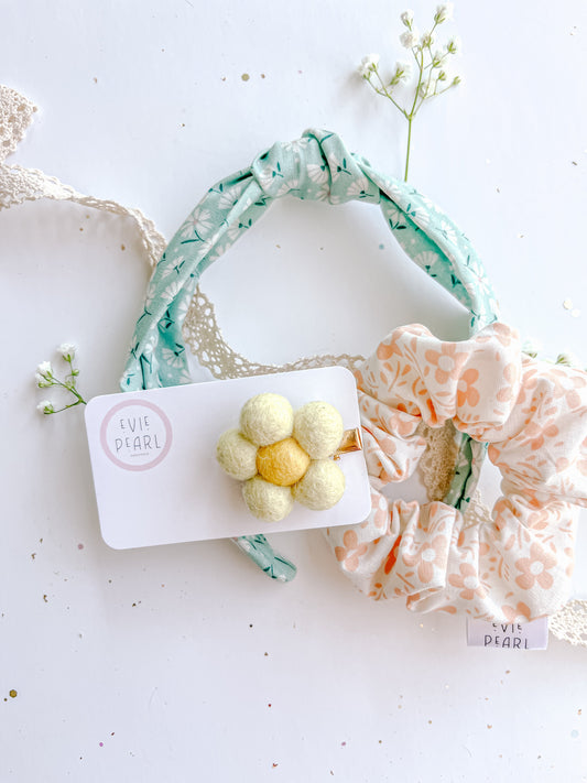 March Accessory Bundle - Floral & Daisy