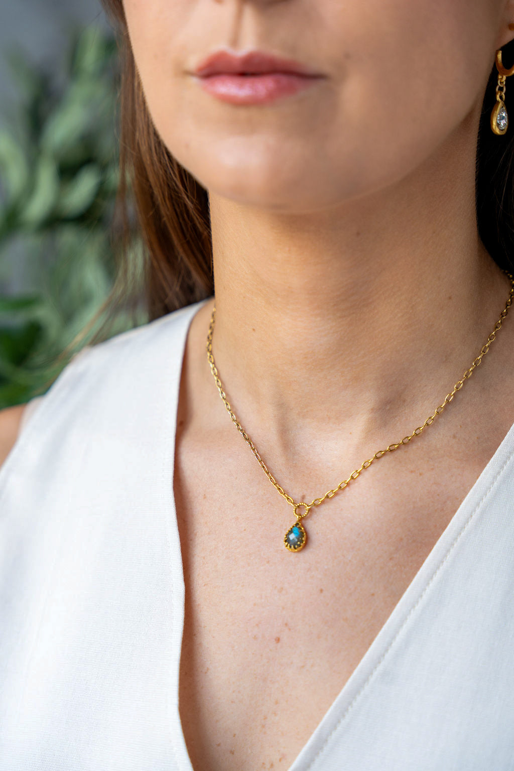 Labradorite Prong Pendant Necklace
