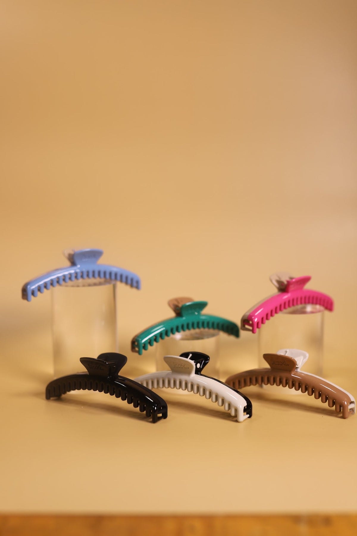TWO-TONED SHINY MIDI HOLD EVERYTHING CLAW