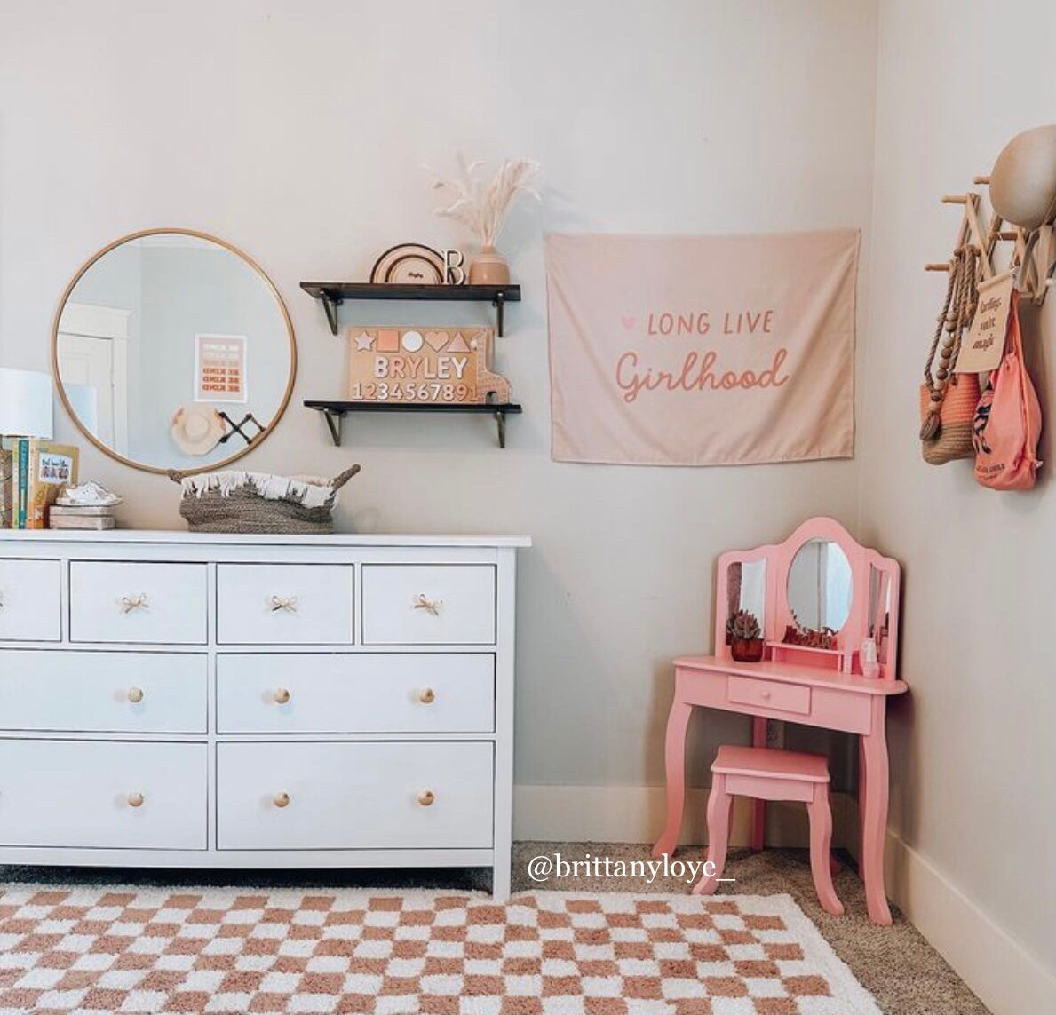 {Petal Pink} Heart Long Live Girlhood Banner