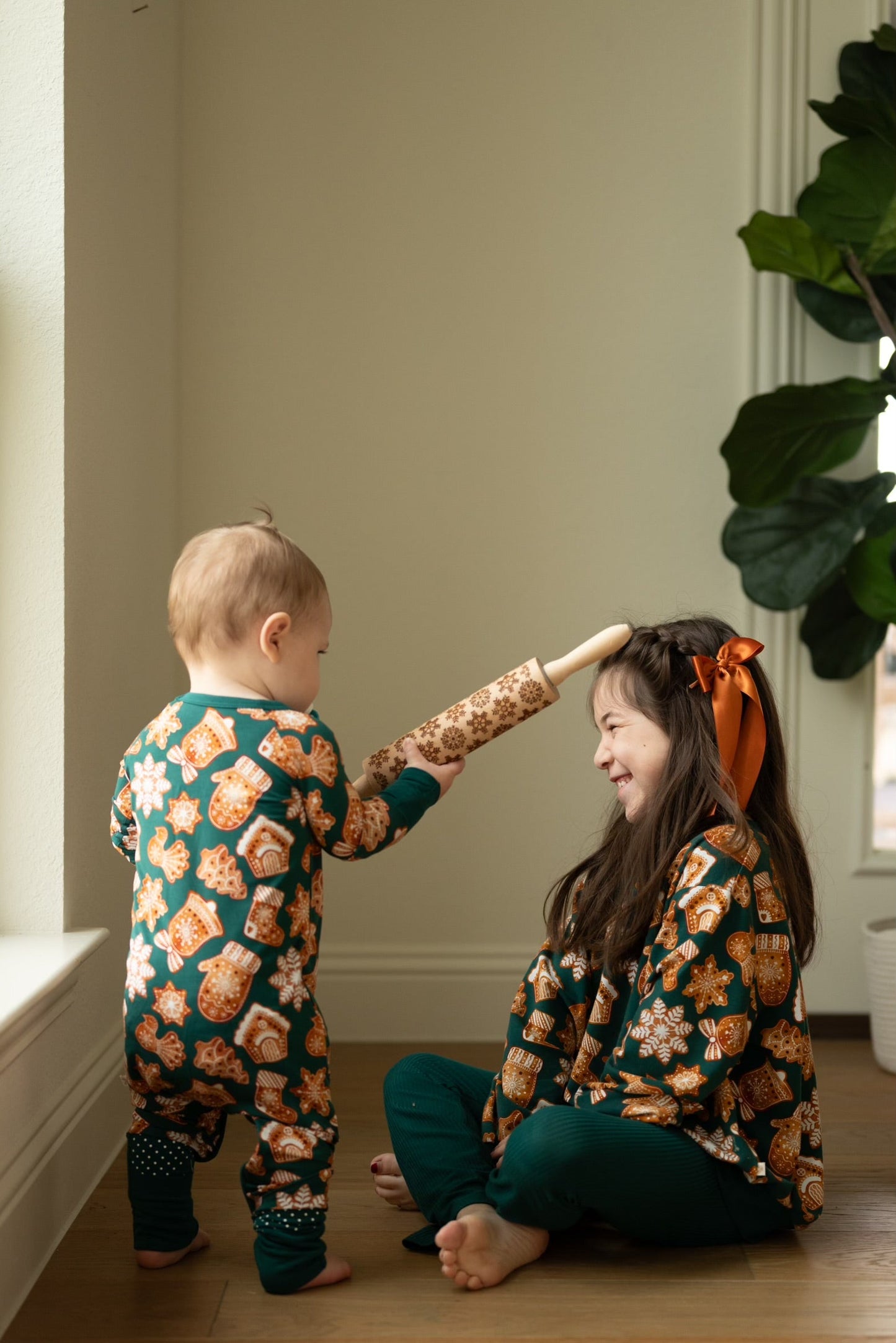 Solid Wintergreen Ribbed Flare Leggings