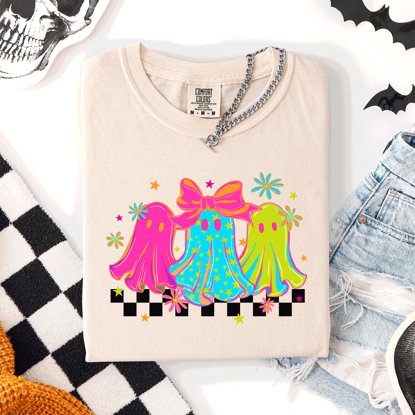 Bright and Colorful, Retro Halloween Ghosts, Checkered, Comfort Colors T-Shirt