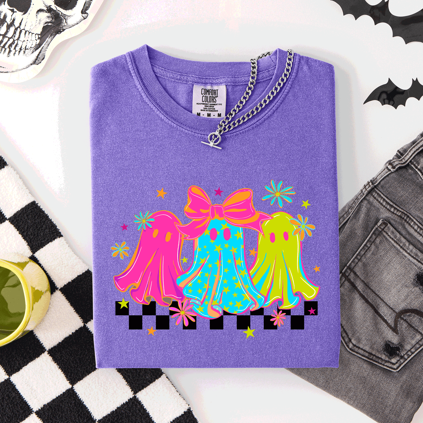 Bright and Colorful, Retro Halloween Ghosts, Checkered, Comfort Colors T-Shirt