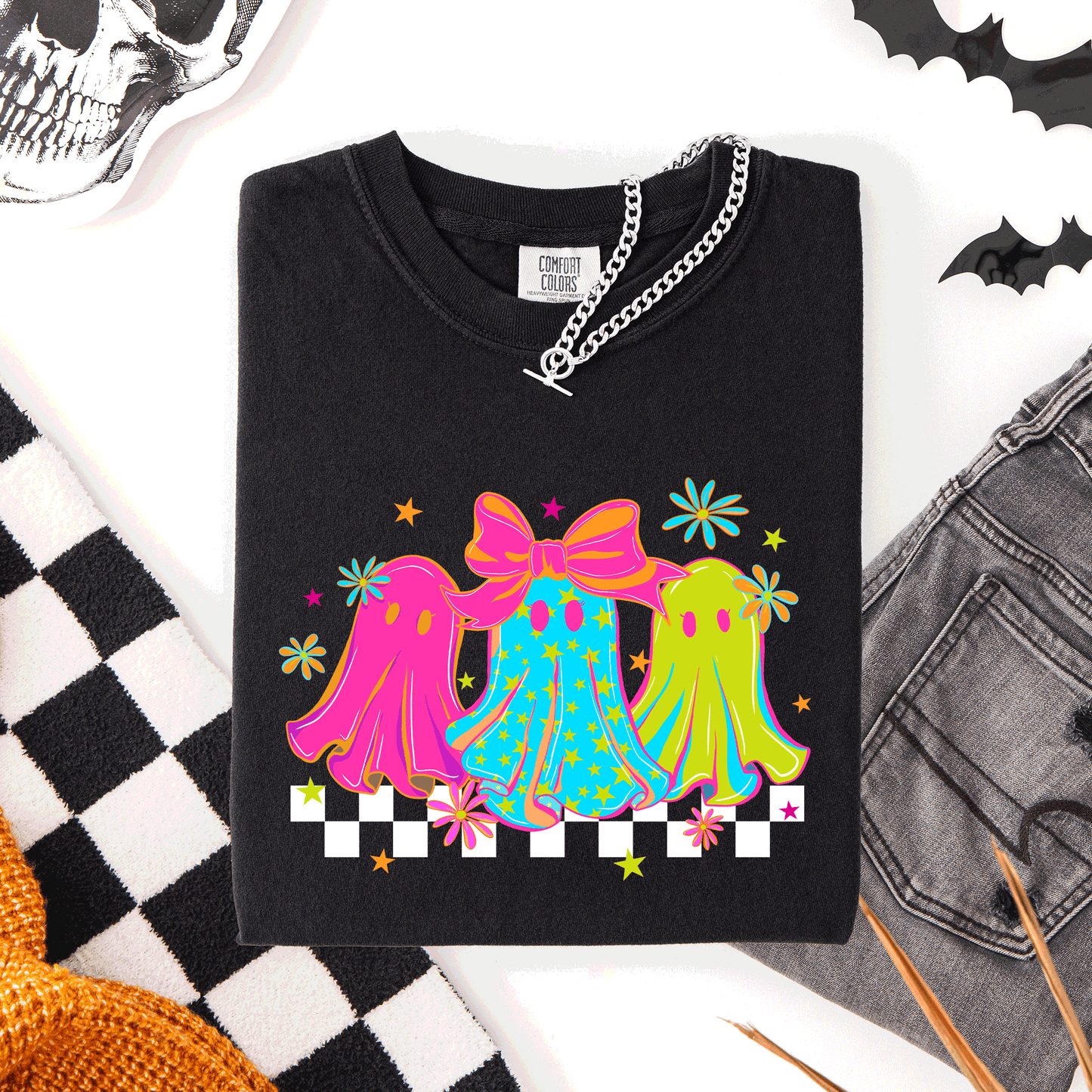 Bright and Colorful, Retro Halloween Ghosts, Checkered, Comfort Colors T-Shirt