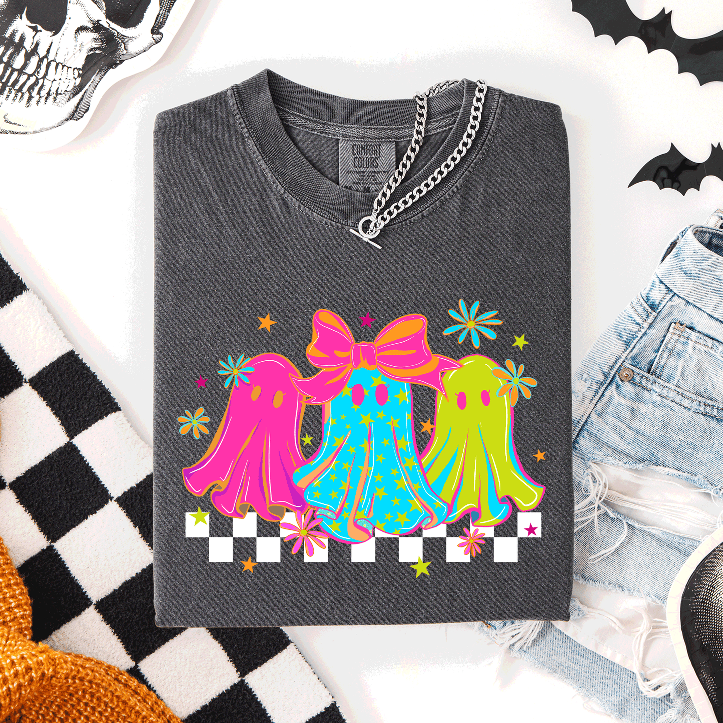 Bright and Colorful, Retro Halloween Ghosts, Checkered, Comfort Colors T-Shirt