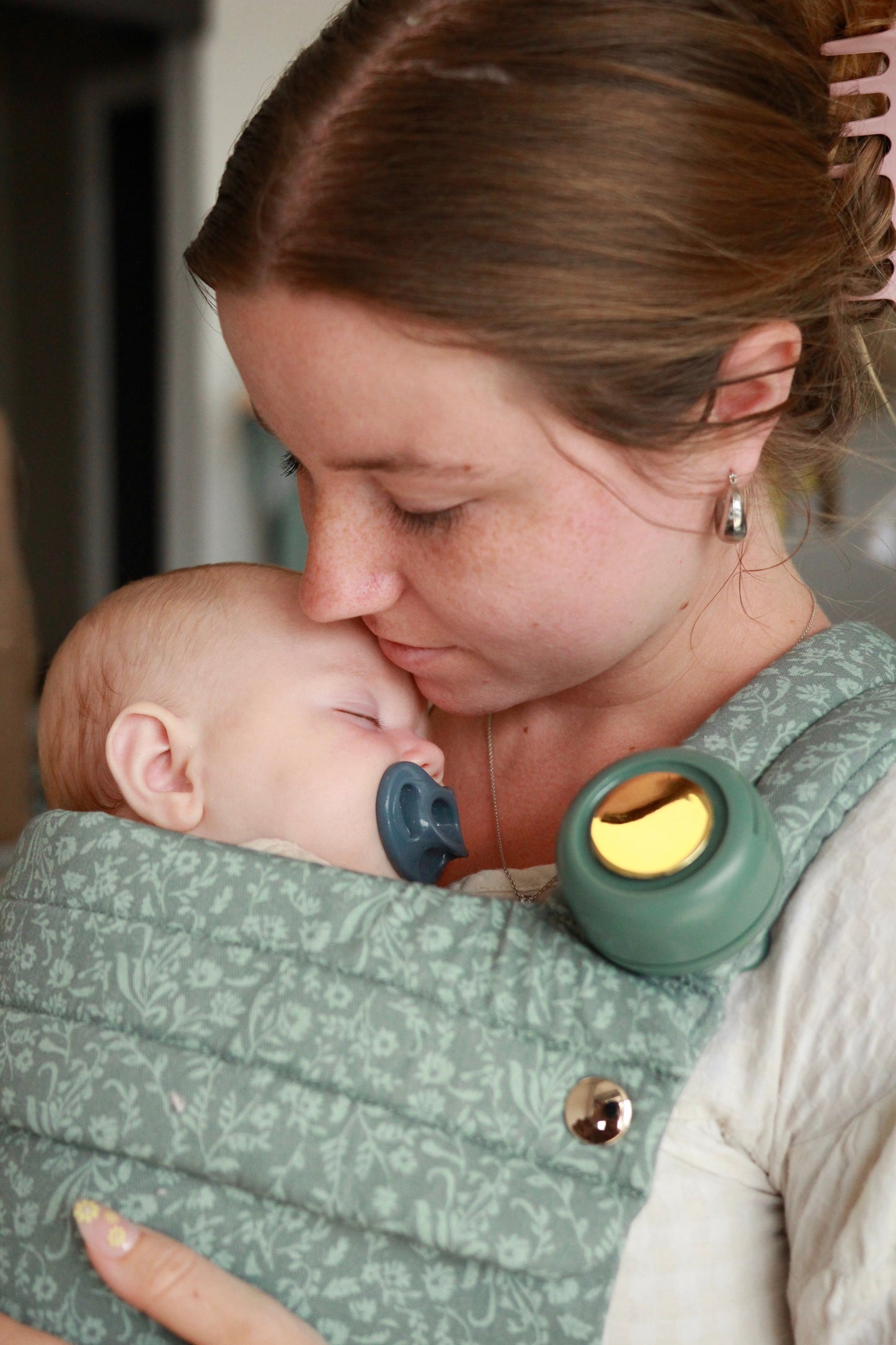 Monroe x Coco Bloom – Neutral Cotton Baby Carrier (7–35 lbs)