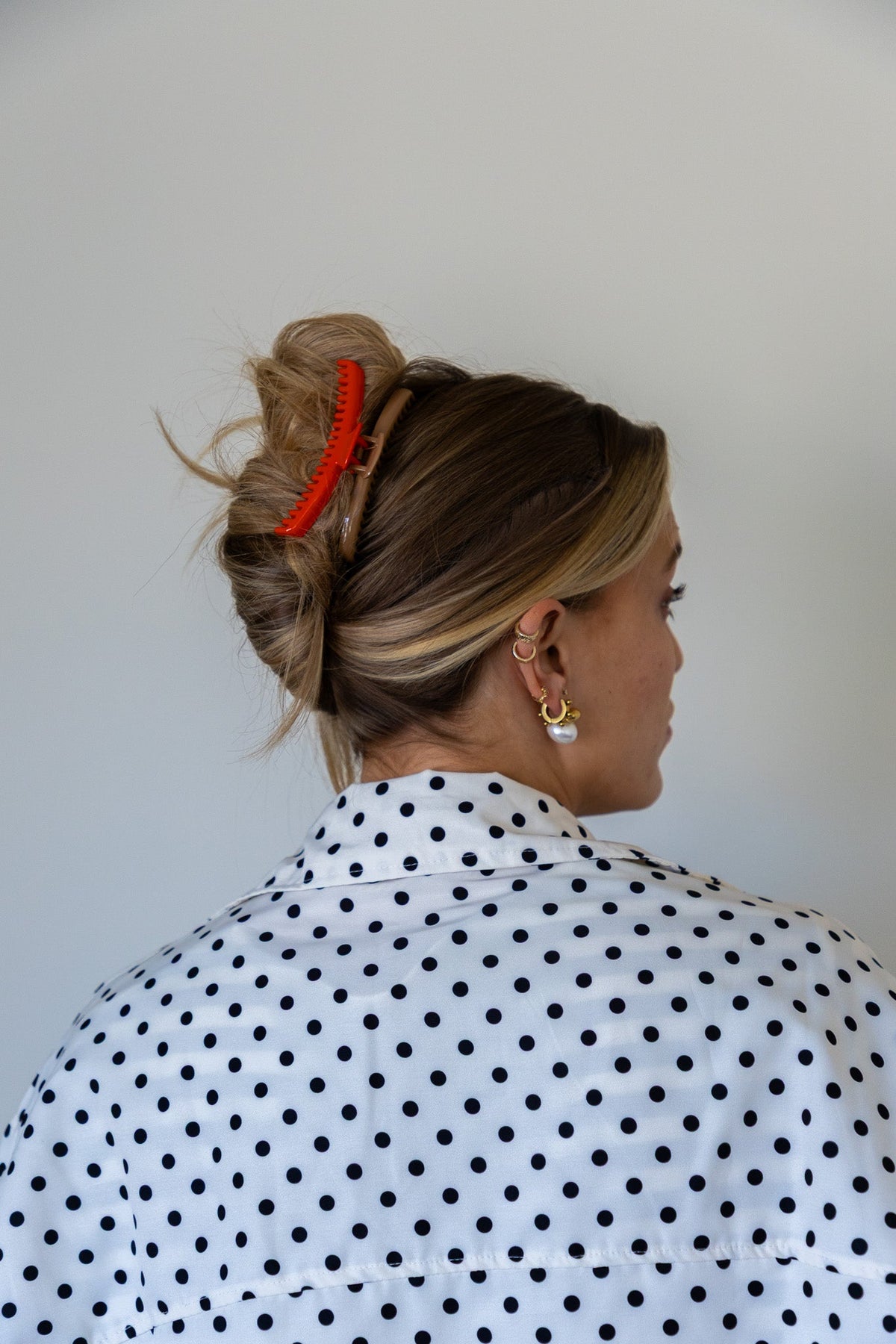 TWO-TONED SHINY MIDI HOLD EVERYTHING CLAW