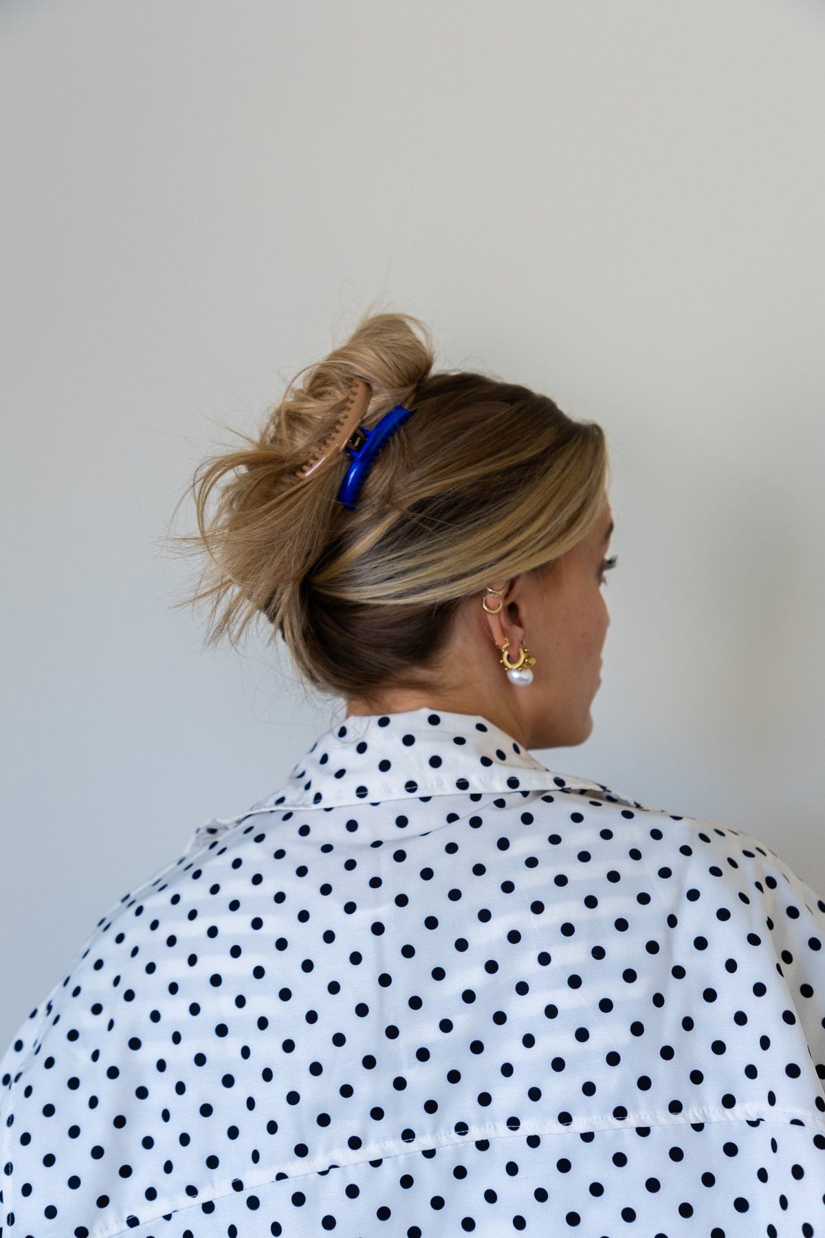 TWO TONED SHINY MINI HOLD EVERYTHING CLAW