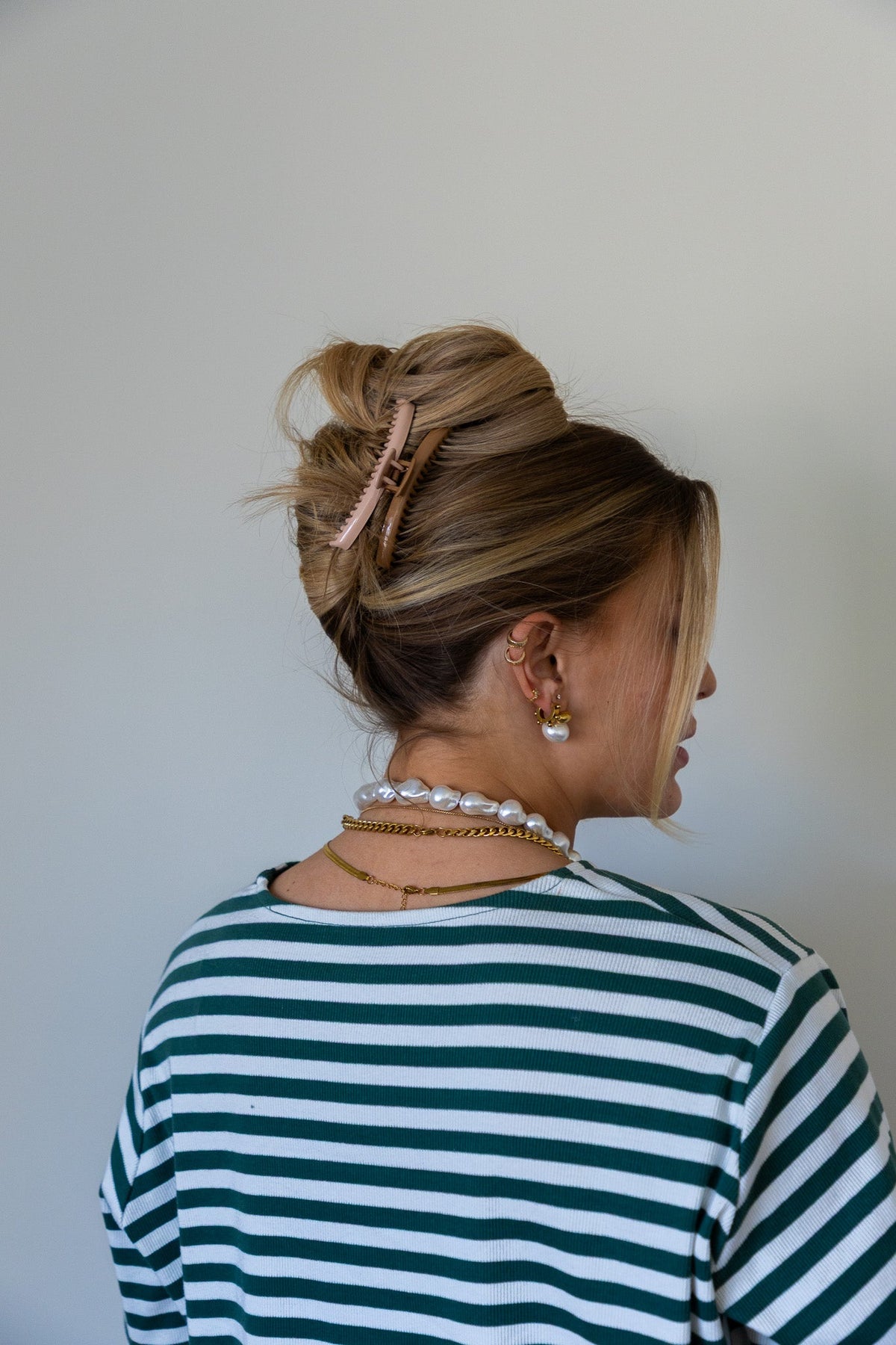TWO-TONED SHINY MIDI HOLD EVERYTHING CLAW