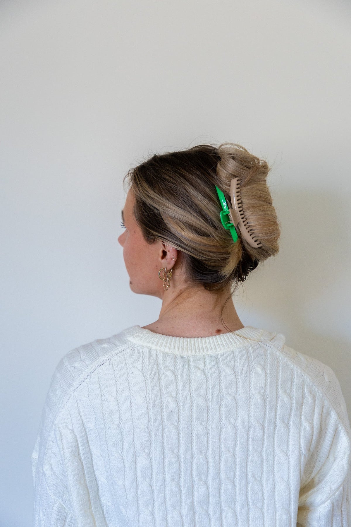 TWO-TONED SHINY MIDI HOLD EVERYTHING CLAW